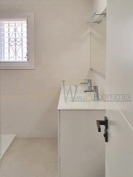 4 soveværelse Villa til salg i Palm-Mar med swimmingpool garage - € 950.000 (Ref: 8396116)