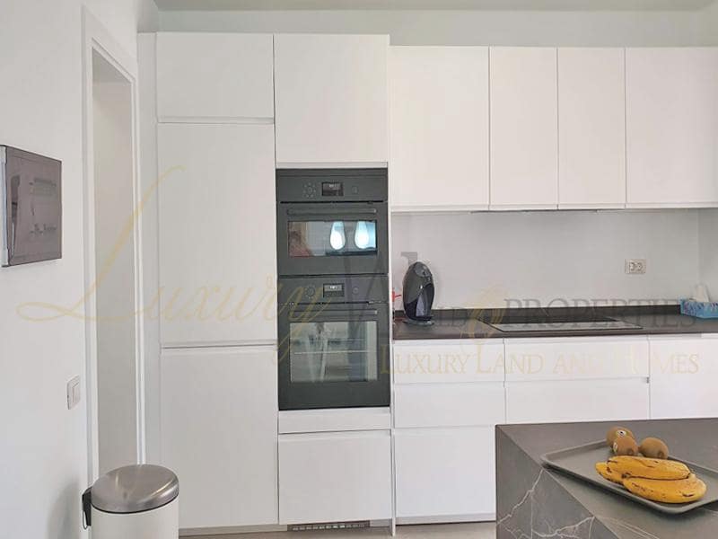 4 soveværelse Villa til salg i Palm-Mar med swimmingpool garage - € 950.000 (Ref: 8396116)