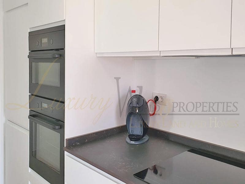 4 soveværelse Villa til salg i Palm-Mar med swimmingpool garage - € 950.000 (Ref: 8396116)