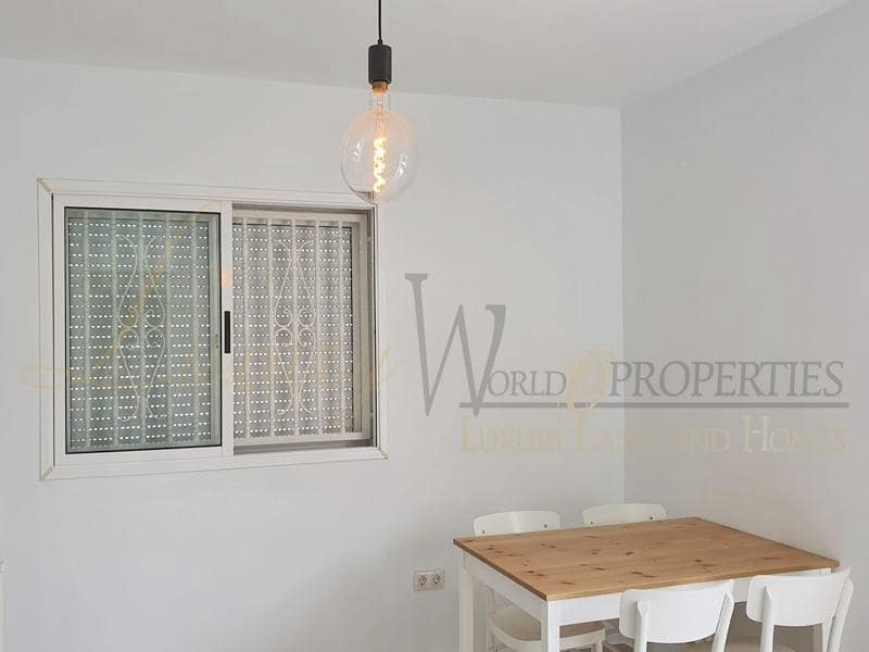 4 soveværelse Villa til salg i Palm-Mar med swimmingpool garage - € 950.000 (Ref: 8396116)