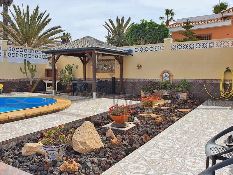 4 soveværelse Villa til salg i Palm-Mar med swimmingpool garage - € 950.000 (Ref: 8396116)