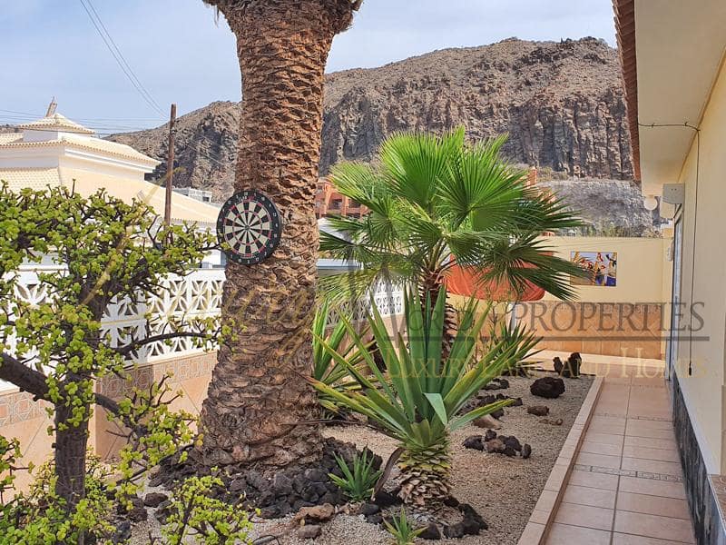 4 soveværelse Villa til salg i Palm-Mar med swimmingpool garage - € 950.000 (Ref: 8396116)