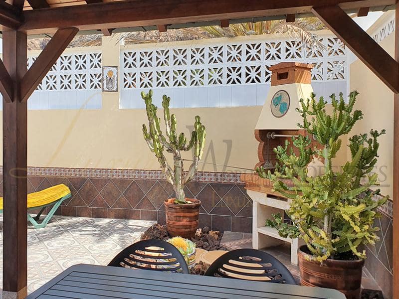 4 soveværelse Villa til salg i Palm-Mar med swimmingpool garage - € 950.000 (Ref: 8396116)