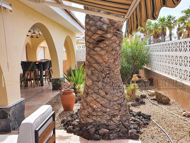 4 soveværelse Villa til salg i Palm-Mar med swimmingpool garage - € 950.000 (Ref: 8396116)