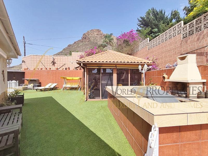 7 chambre Villa/Maison à vendre à Arona avec piscine garage - 900 000 € (Ref: 8404100)