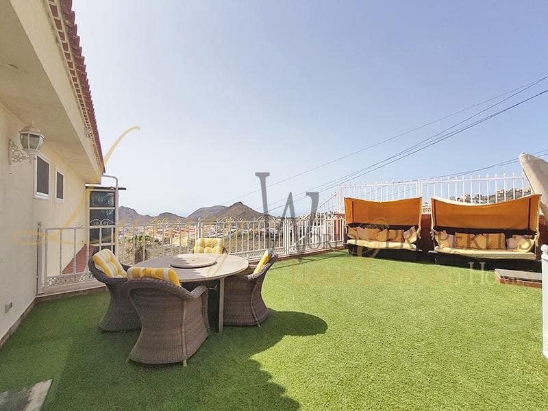 7 chambre Villa/Maison à vendre à Arona avec piscine garage - 900 000 € (Ref: 8404100)