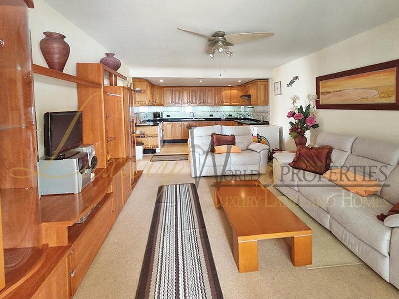 7 chambre Villa/Maison à vendre à Arona avec piscine garage - 900 000 € (Ref: 8404100)