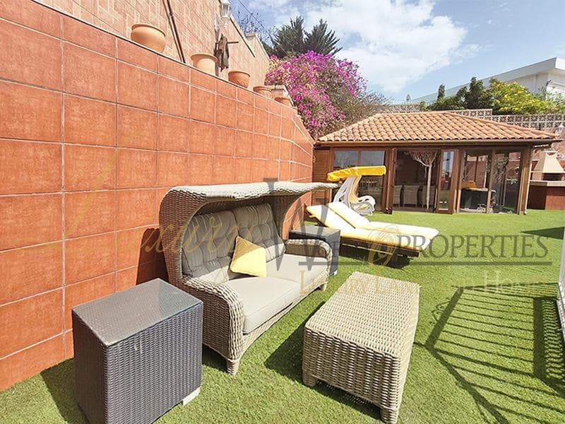 7 chambre Villa/Maison à vendre à Arona avec piscine garage - 900 000 € (Ref: 8404100)