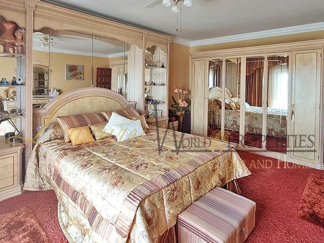 7 chambre Villa/Maison à vendre à Arona avec piscine garage - 900 000 € (Ref: 8404100)