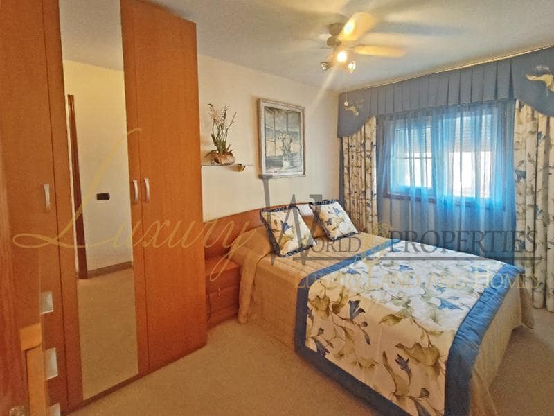 7 chambre Villa/Maison à vendre à Arona avec piscine garage - 900 000 € (Ref: 8404100)