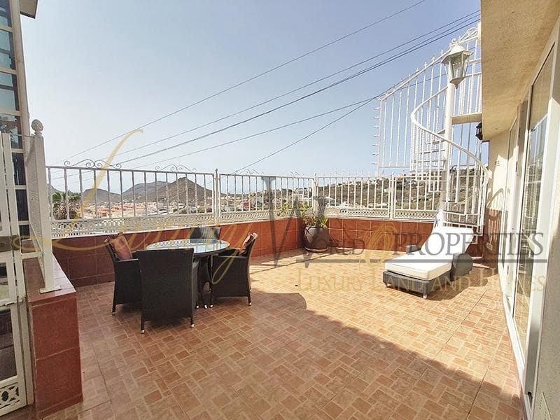 7 chambre Villa/Maison à vendre à Arona avec piscine garage - 900 000 € (Ref: 8404100)