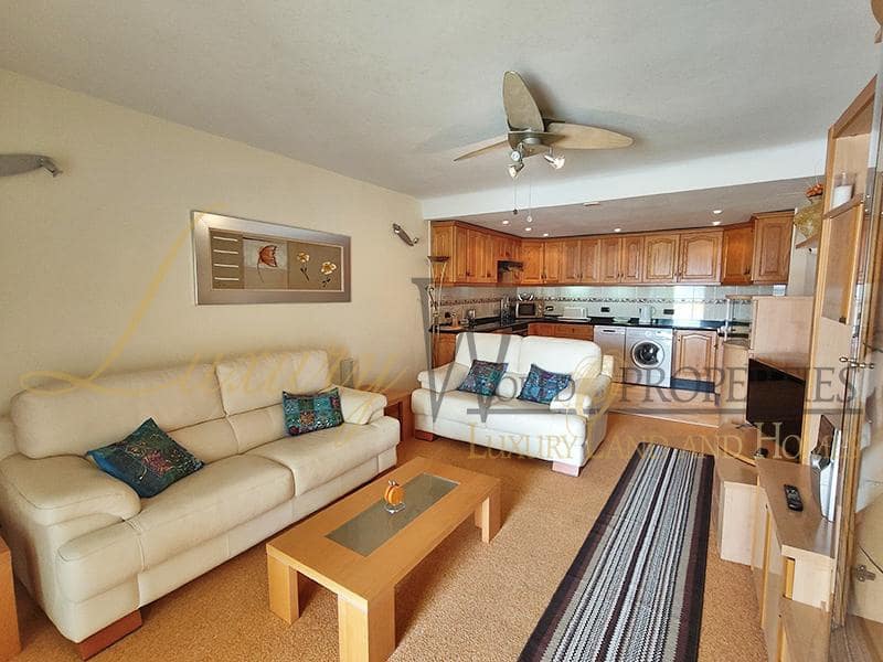 7 chambre Villa/Maison à vendre à Arona avec piscine garage - 900 000 € (Ref: 8404100)