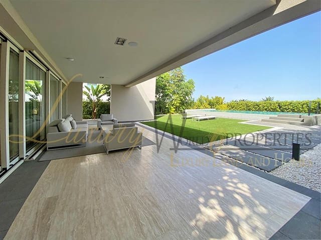 5 quarto Moradia para venda em La Caleta Adeje, Adeje com piscina garagem - 3 700 000 € (Ref: 8439625)