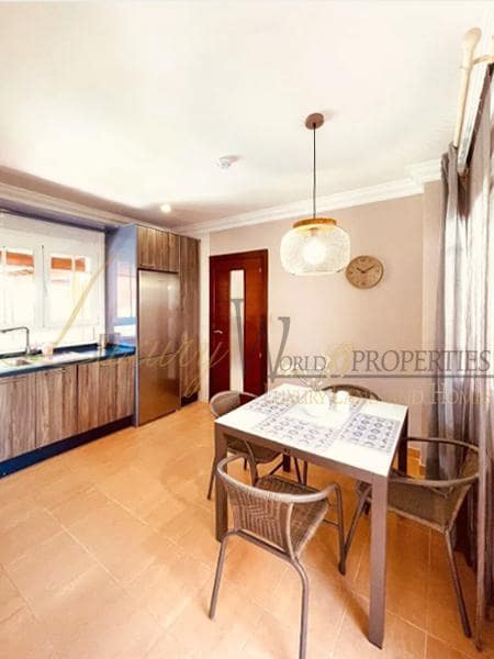 4 sovrum Villa till salu i Los Cristianos med pool garage - 795 000 € (Ref: 8510741)