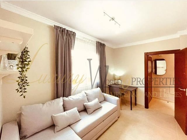 4 quarto Moradia para venda em Los Cristianos, Arona com piscina garagem - 795 000 € (Ref: 8510741)