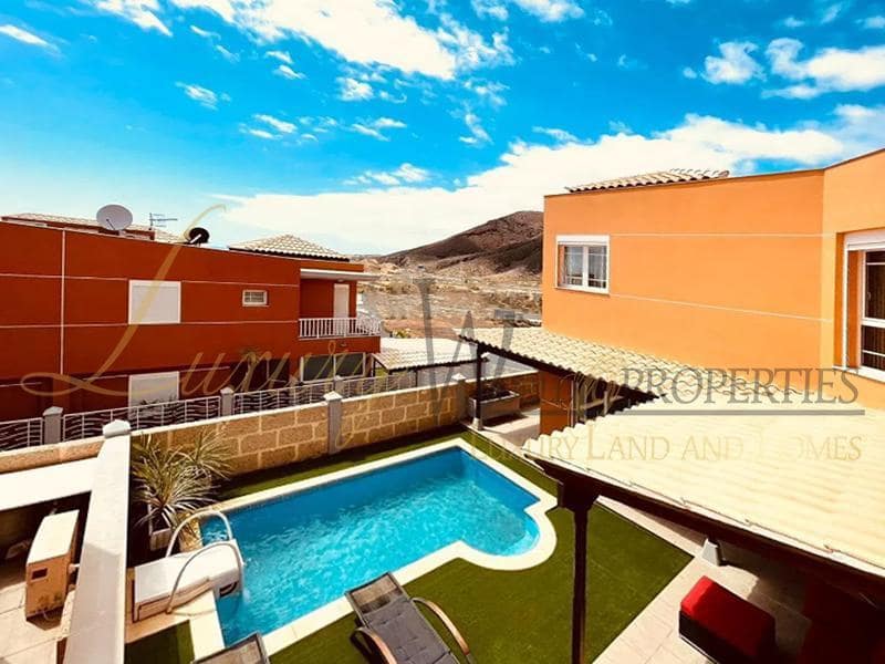 4 sovrum Villa till salu i Los Cristianos med pool garage - 795 000 € (Ref: 8510741)