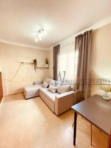 4 quarto Moradia para venda em Los Cristianos, Arona com piscina garagem - 795 000 € (Ref: 8510741)