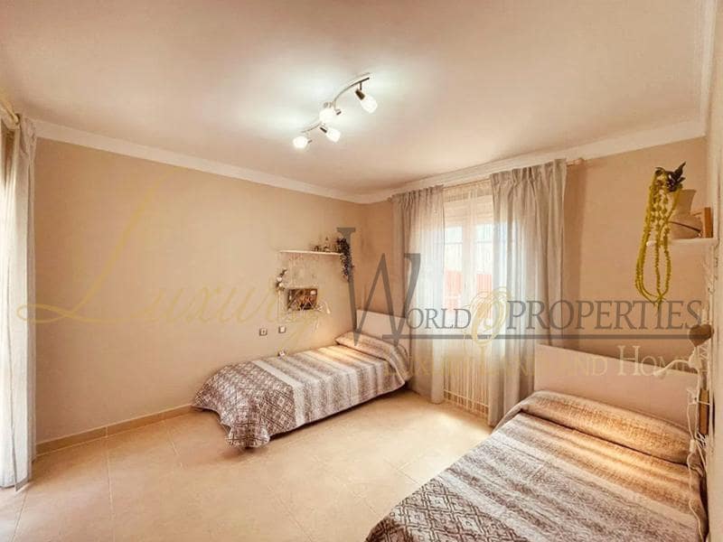 4 sovrum Villa till salu i Los Cristianos med pool garage - 795 000 € (Ref: 8510741)