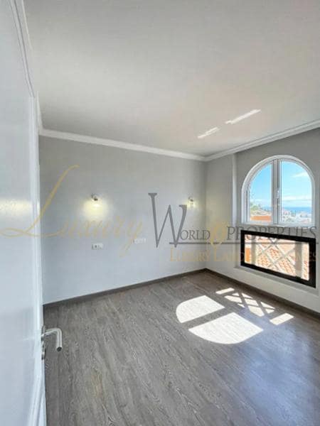 3 slaapkamer Villa te koop in Costa Adeje - € 480.000 (Ref: 8510743)