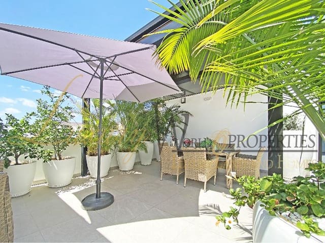 3 slaapkamer Villa te koop in San Isidro de Abona, Granadilla de Abona met garage - € 584.000 (Ref: 8532803)