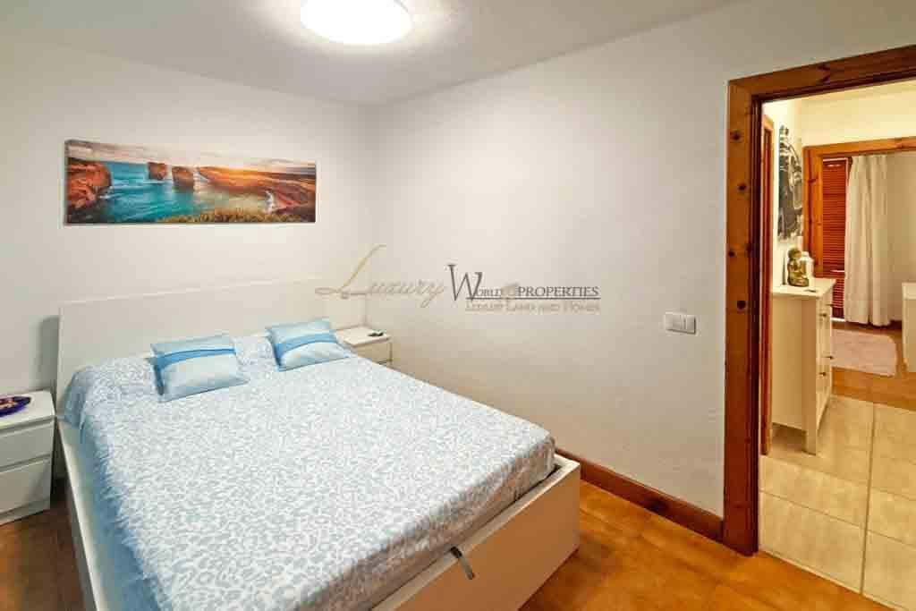 2 makuuhuone Asunto myytävänä paikassa Playa de las Americas mukana uima-altaan - 775 000 € (Ref: 8533061)