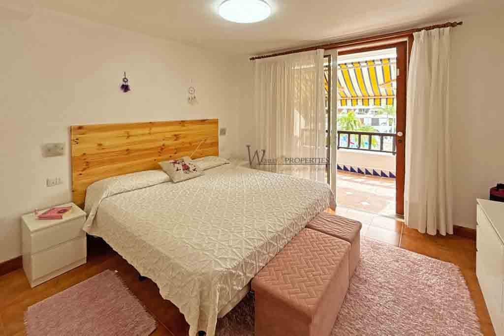 2 makuuhuone Asunto myytävänä paikassa Playa de las Americas mukana uima-altaan - 775 000 € (Ref: 8533061)