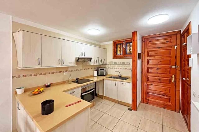 2 slaapkamer Flat te koop in Playa de las Americas, Arona met zwembad - € 775.000 (Ref: 8533061)