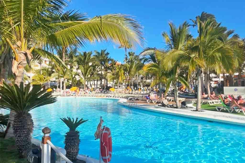 2 makuuhuone Asunto myytävänä paikassa Playa de las Americas mukana uima-altaan - 775 000 € (Ref: 8533061)