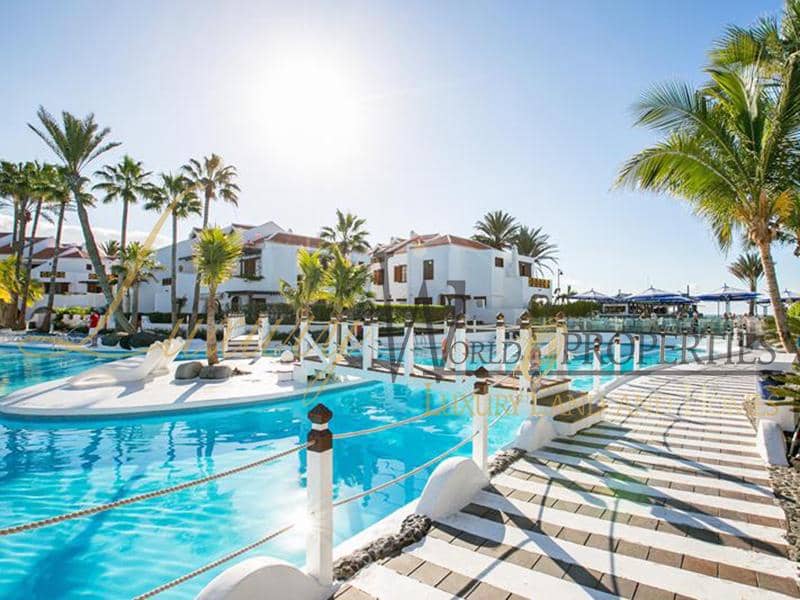 2 makuuhuone Asunto myytävänä paikassa Playa de las Americas mukana uima-altaan - 775 000 € (Ref: 8533061)