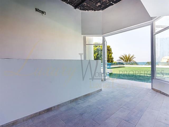 2 soveværelse Virksomhed til salg i Playa Paraiso, Adeje - € 185.000 (Ref: 8546182)