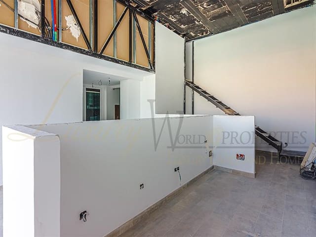 2 soveværelse Virksomhed til salg i Playa Paraiso, Adeje - € 185.000 (Ref: 8546182)