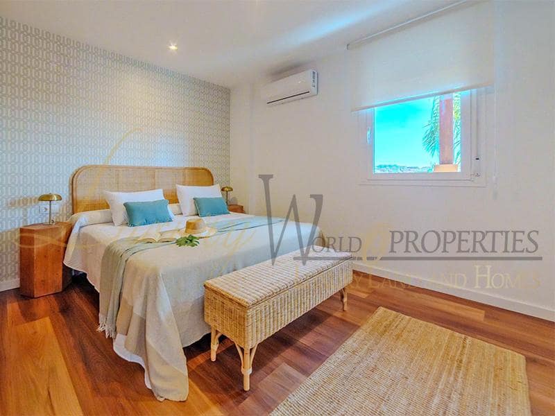 3 bedroom Flat for sale in Golf del Sur with pool - € 475,000 (Ref: 8586742)