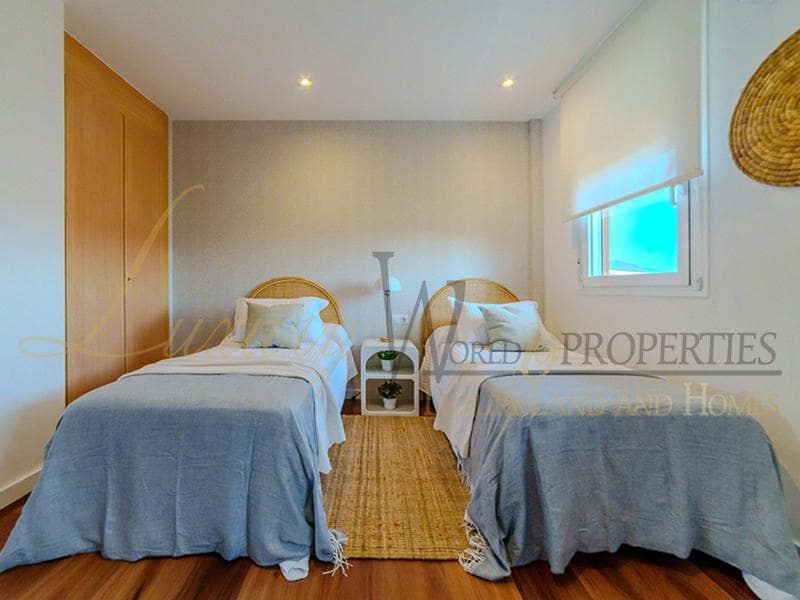 3 bedroom Flat for sale in Golf del Sur with pool - € 475,000 (Ref: 8586742)