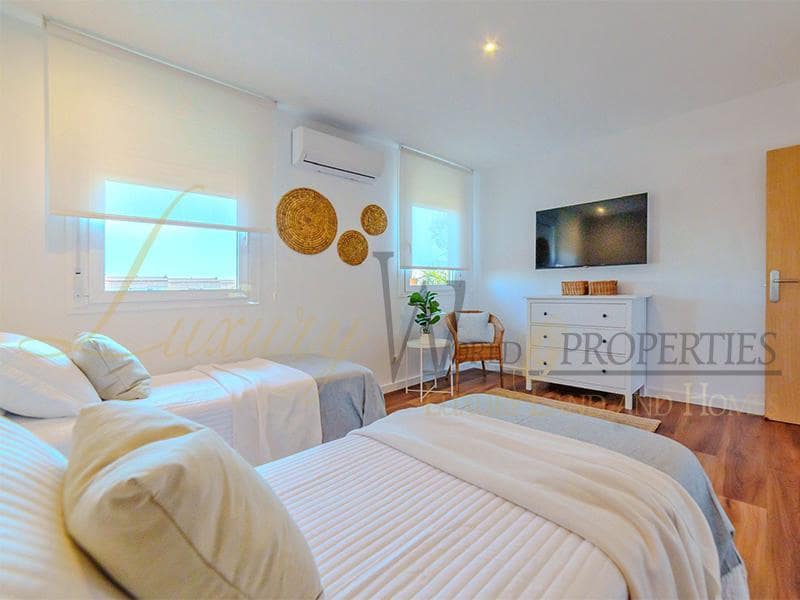 3 bedroom Flat for sale in Golf del Sur with pool - € 475,000 (Ref: 8586742)