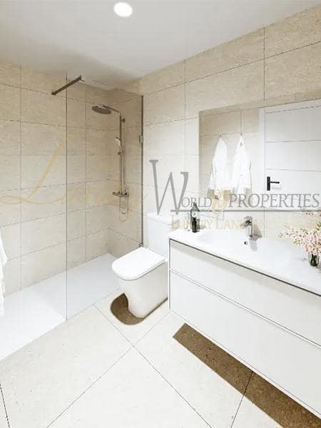 2 bedroom Flat for sale in El Medano with pool garage - € 304,000 (Ref: 8610036)