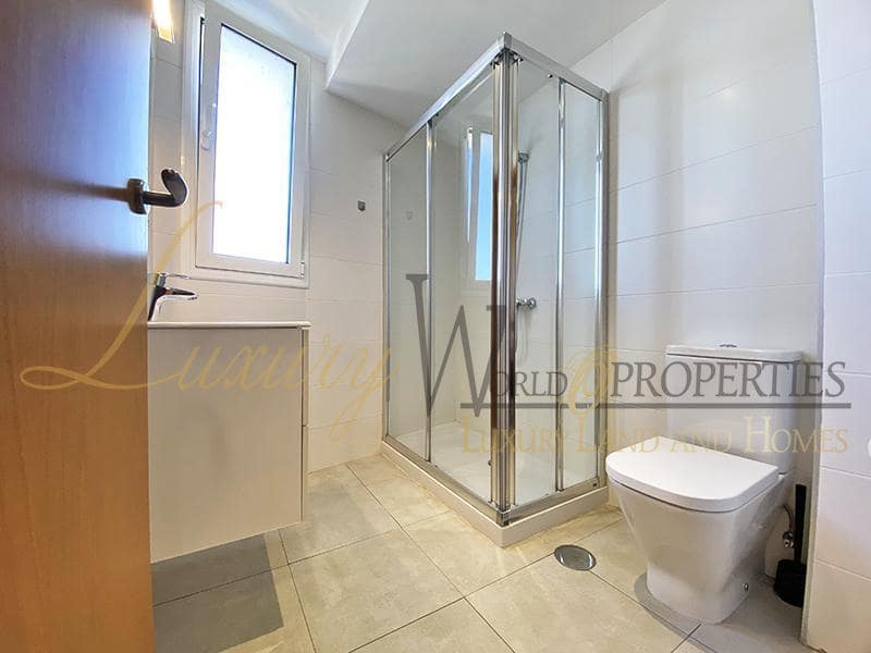 3 soverom Leilighet til salgs i Adeje med svømmebasseng garasje - € 425 000 (Ref: 8643847)