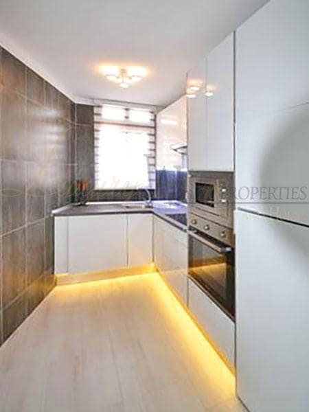 Flat for sale in Playa de las Americas - € 299,000 (Ref: 8688461)