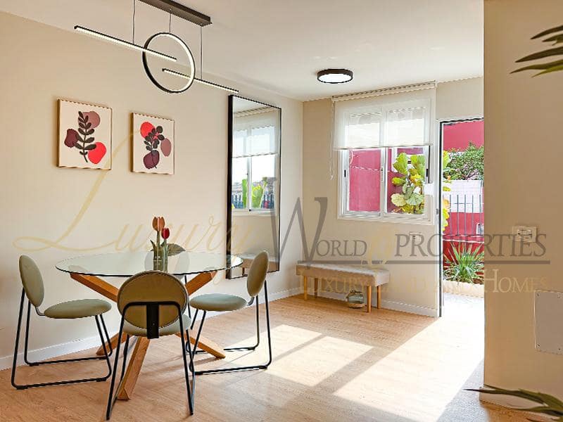 3 soveværelse Villa til salg i San Isidro de Abona med garage - € 375.000 (Ref: 8691840)