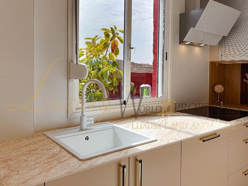 3 soveværelse Villa til salg i San Isidro de Abona med garage - € 375.000 (Ref: 8691840)