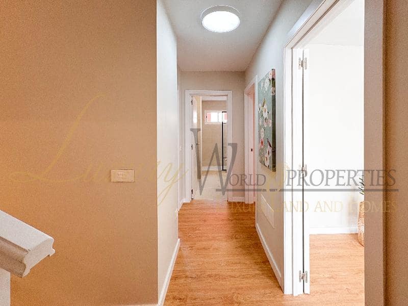 3 soveværelse Villa til salg i San Isidro de Abona med garage - € 375.000 (Ref: 8691840)