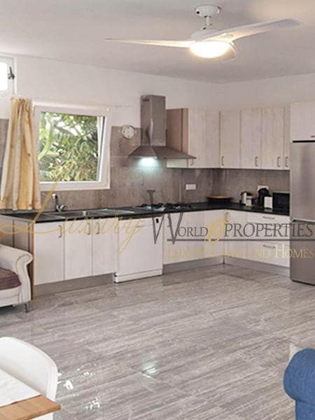 8 soveværelse Villa til salg i Buzanada med garage - € 585.000 (Ref: 8695965)