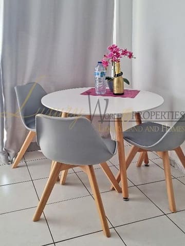 Piso de 1 habitación en Los Cristianos, Arona en venta con piscina garaje - 305.000 € (Ref: 8715083)