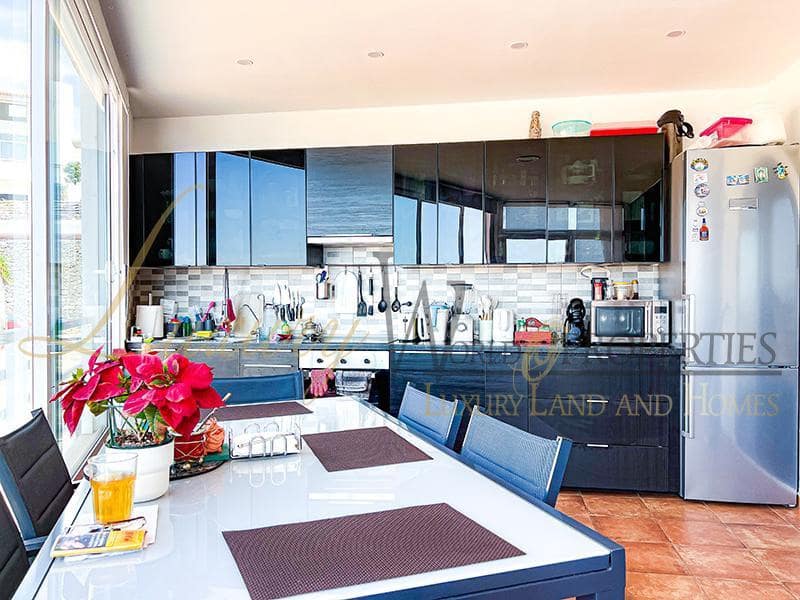 5 soveværelse Villa til salg i Costa Adeje med garage - € 625.000 (Ref: 8738490)