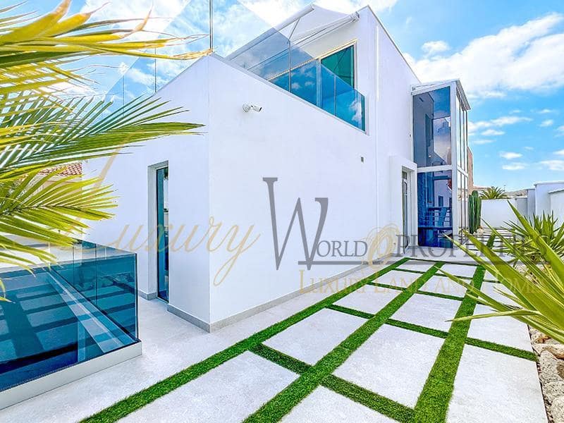 4 quarto Moradia para venda em Adeje com piscina garagem - 1 580 000 € (Ref: 8754866)