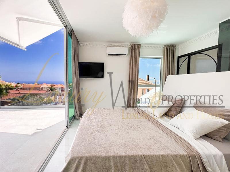 4 quarto Moradia para venda em Adeje com piscina garagem - 1 580 000 € (Ref: 8754866)