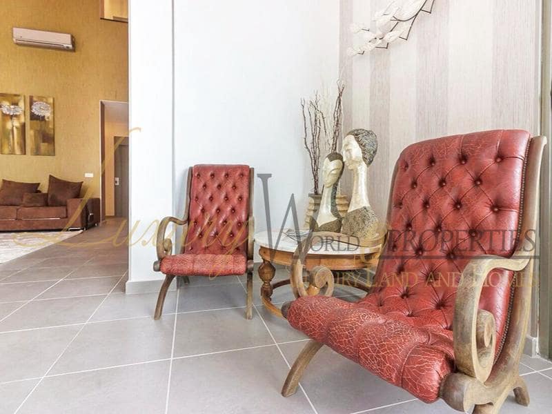 3 soverom Villa til salgs i Costa Adeje med svømmebasseng garasje - € 1 700 000 (Ref: 8771037)