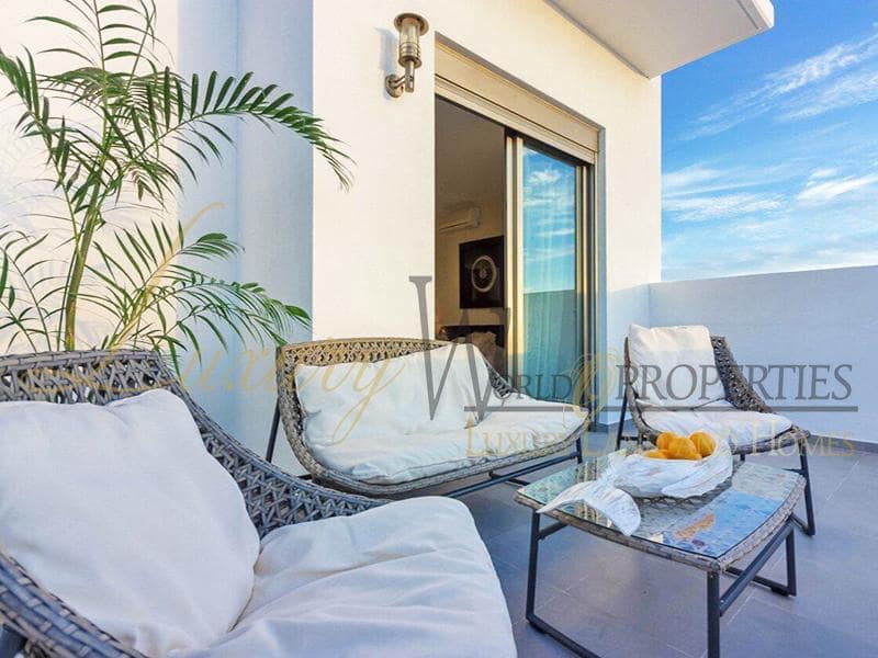 3 soverom Villa til salgs i Costa Adeje med svømmebasseng garasje - € 1 700 000 (Ref: 8771037)