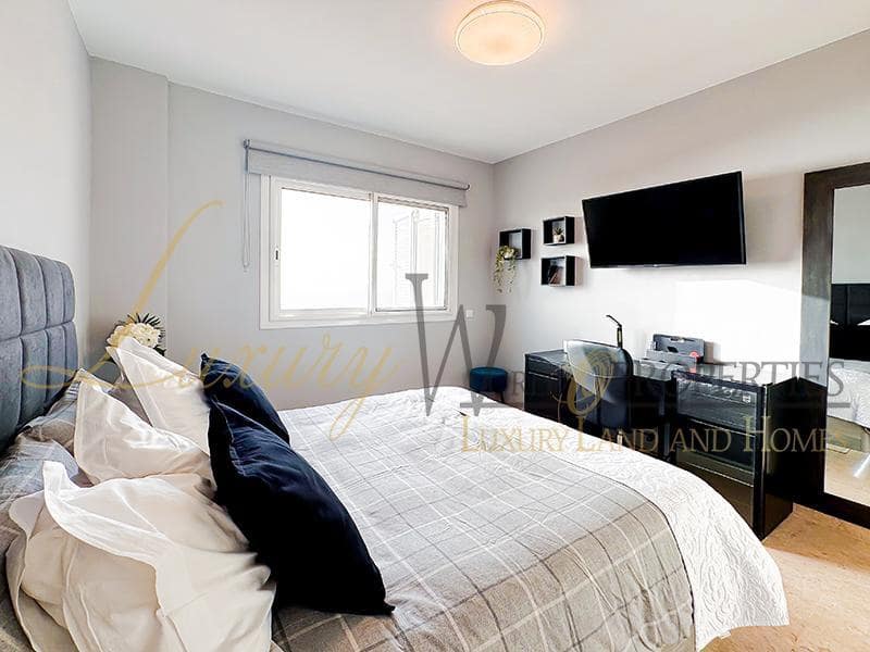 4 soverom Villa til salgs i Puerto Santiago med svømmebasseng garasje - € 995 000 (Ref: 8771038)