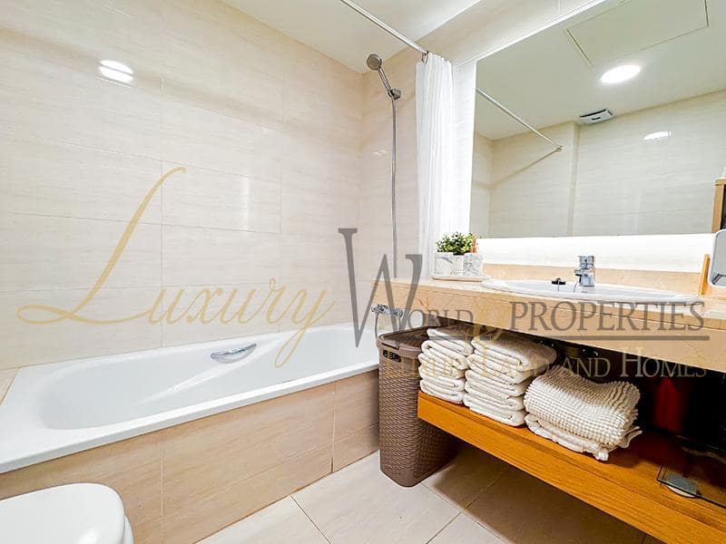 4 soverom Villa til salgs i Puerto Santiago med svømmebasseng garasje - € 995 000 (Ref: 8771038)