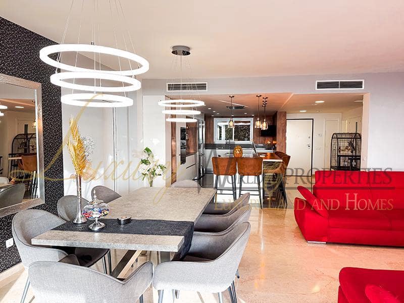 4 soverom Villa til salgs i Puerto Santiago med svømmebasseng garasje - € 995 000 (Ref: 8771038)